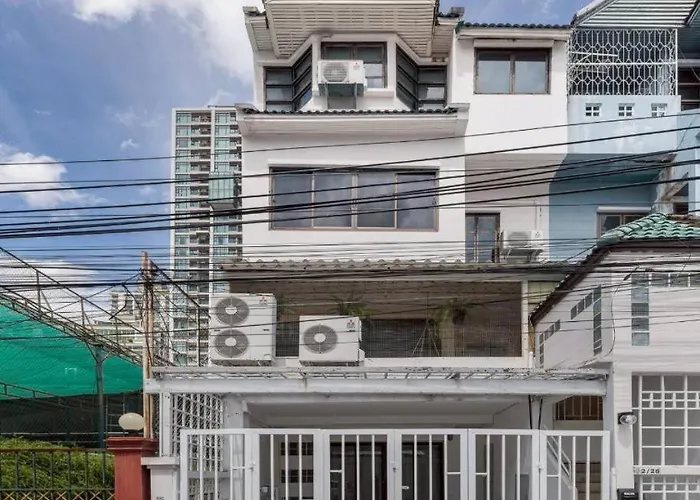 Delightful Townhouse In The Heart Of Sukhumvit Bangkok